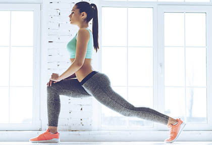 woman doing lunge